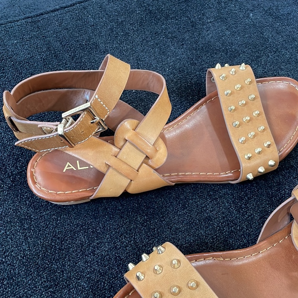 Sandals - Picture 2 of 3